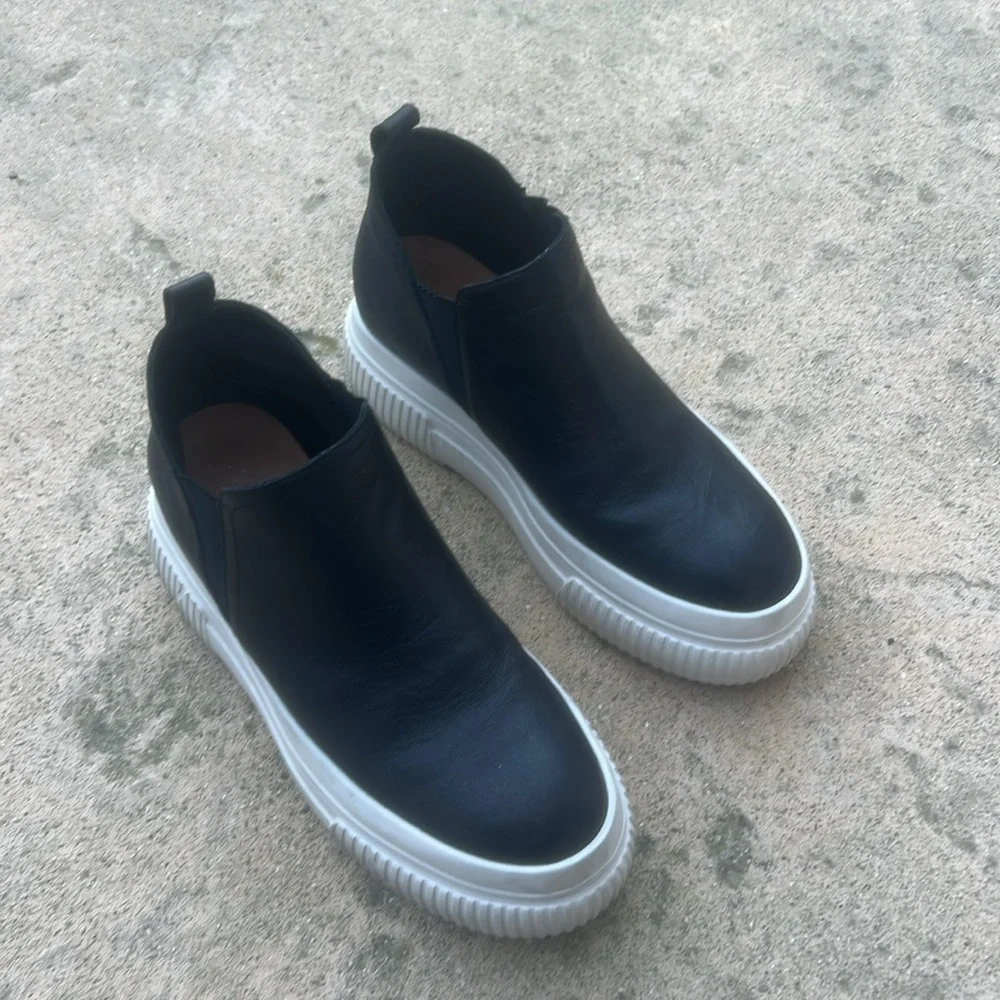 J/Slides Dani Black Leather Chelsea Platform Slip on Ankle Boot Women's Size 7.5